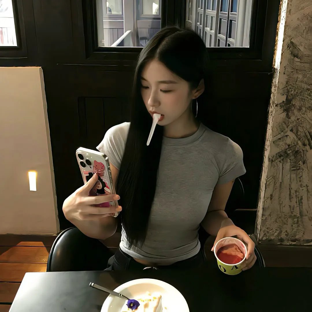 隔壁的吸血鬼美眉